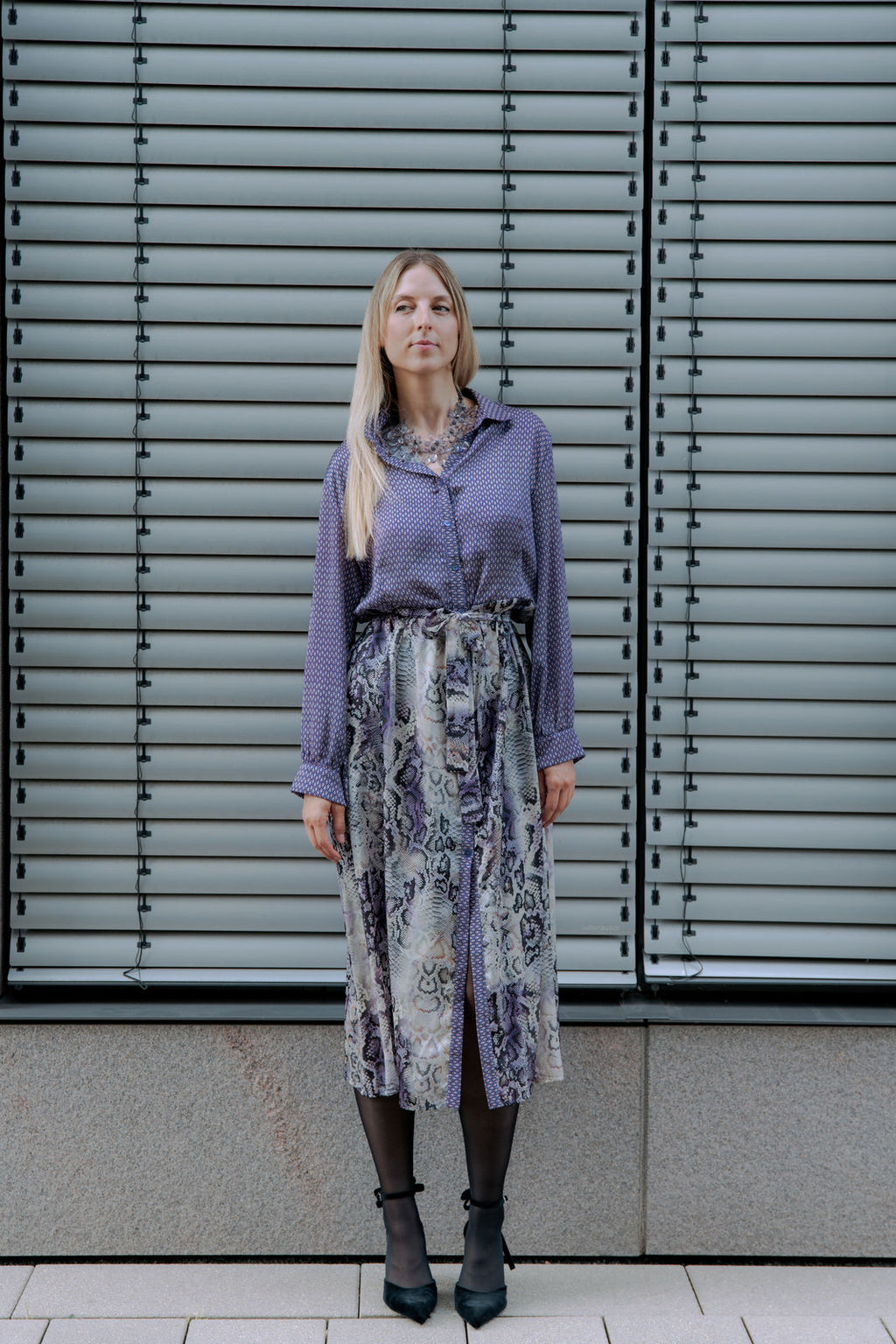 Elegantes Hemdkleid mit Muster - Mehrfarbig