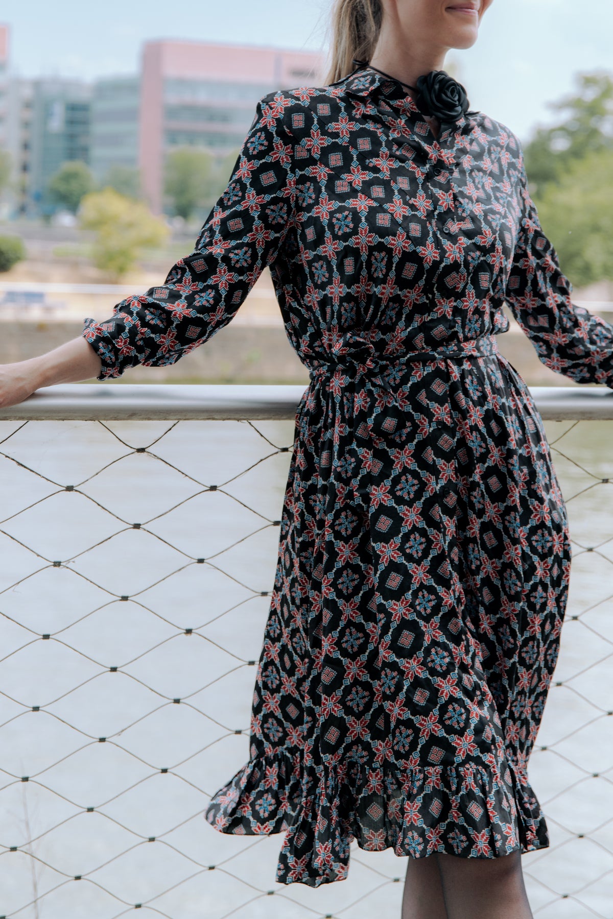 Elegantes langärmliges Kleid - Mehrfarbig