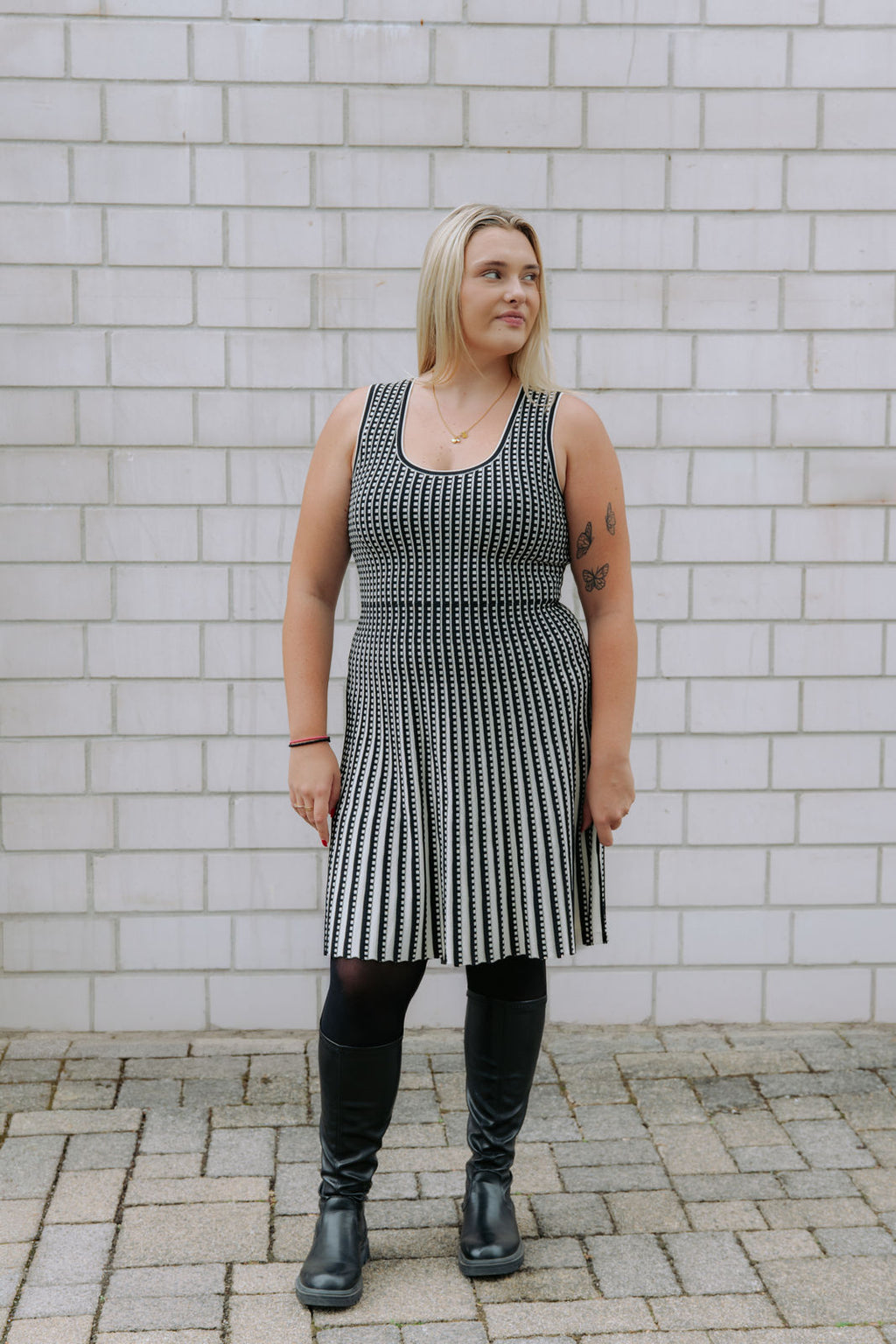 RESALE - Elegantes schwarzes Midikleid - Schwarz/Weiß