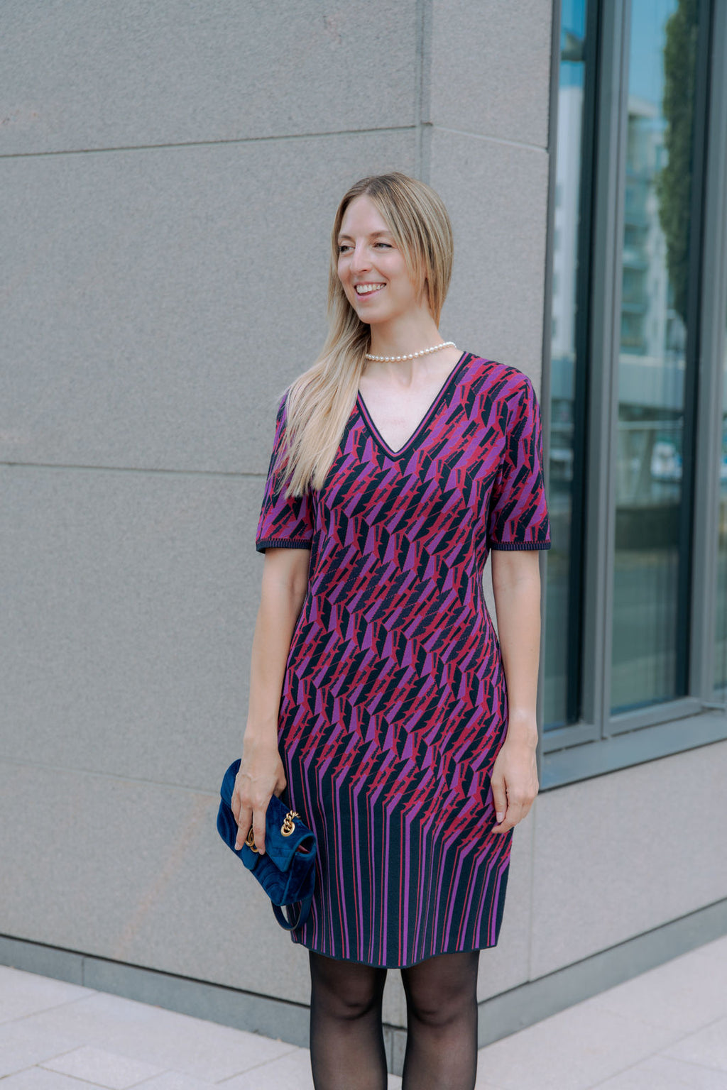 Elegantes Midikleid mit modernem Print - pink/lila/schwarz