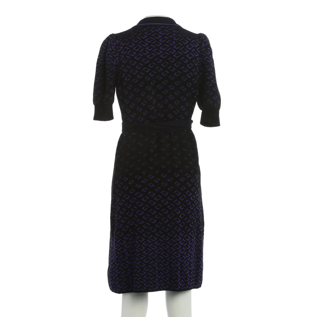 Elegantes schwarzes Midikleid mit Wickeloptik - Schwarz/Lila