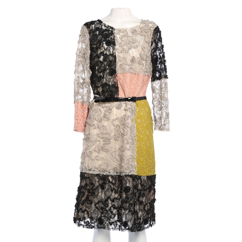 Verspieltes Designer-Spitzenkleid mit Muster - Mehrfarbig