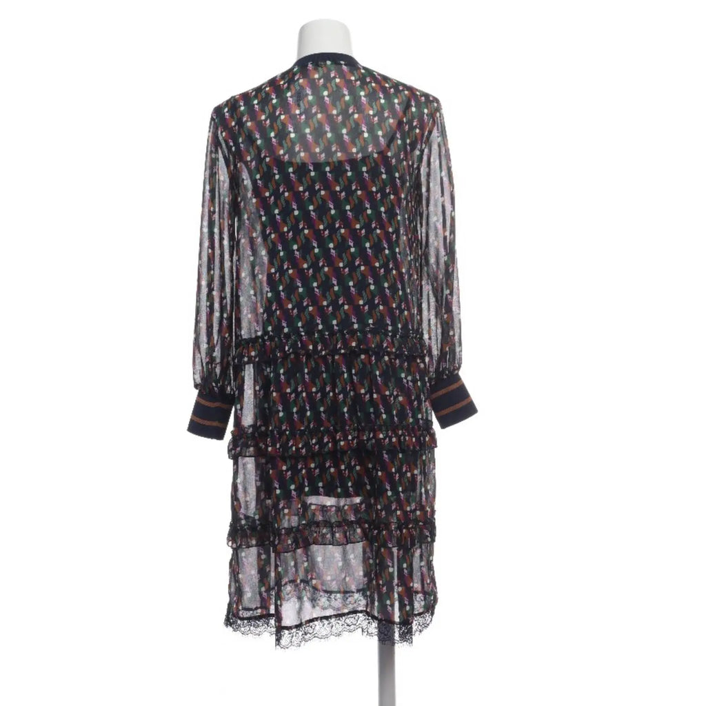 Elegantes Midikleid mit femininen Details - Mehrfarbig