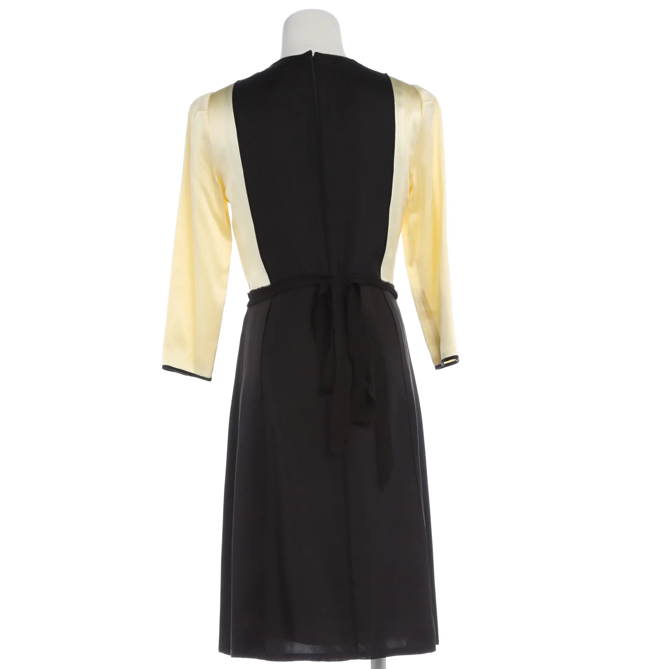 Cocktailkleid mit süßen Kragen - Creme/Schwarz
