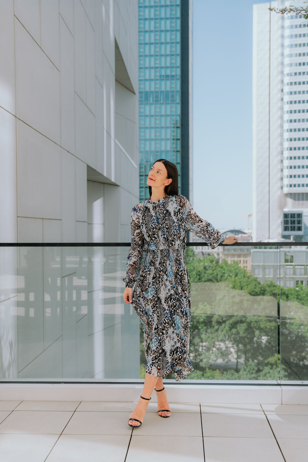 Leo-Tafft-Kleid - weiß/blau/schwarz