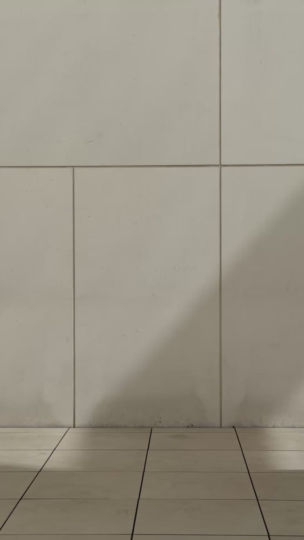 Elegantes bodenlanges Kleid mit großen Ausschnitt - schwarz