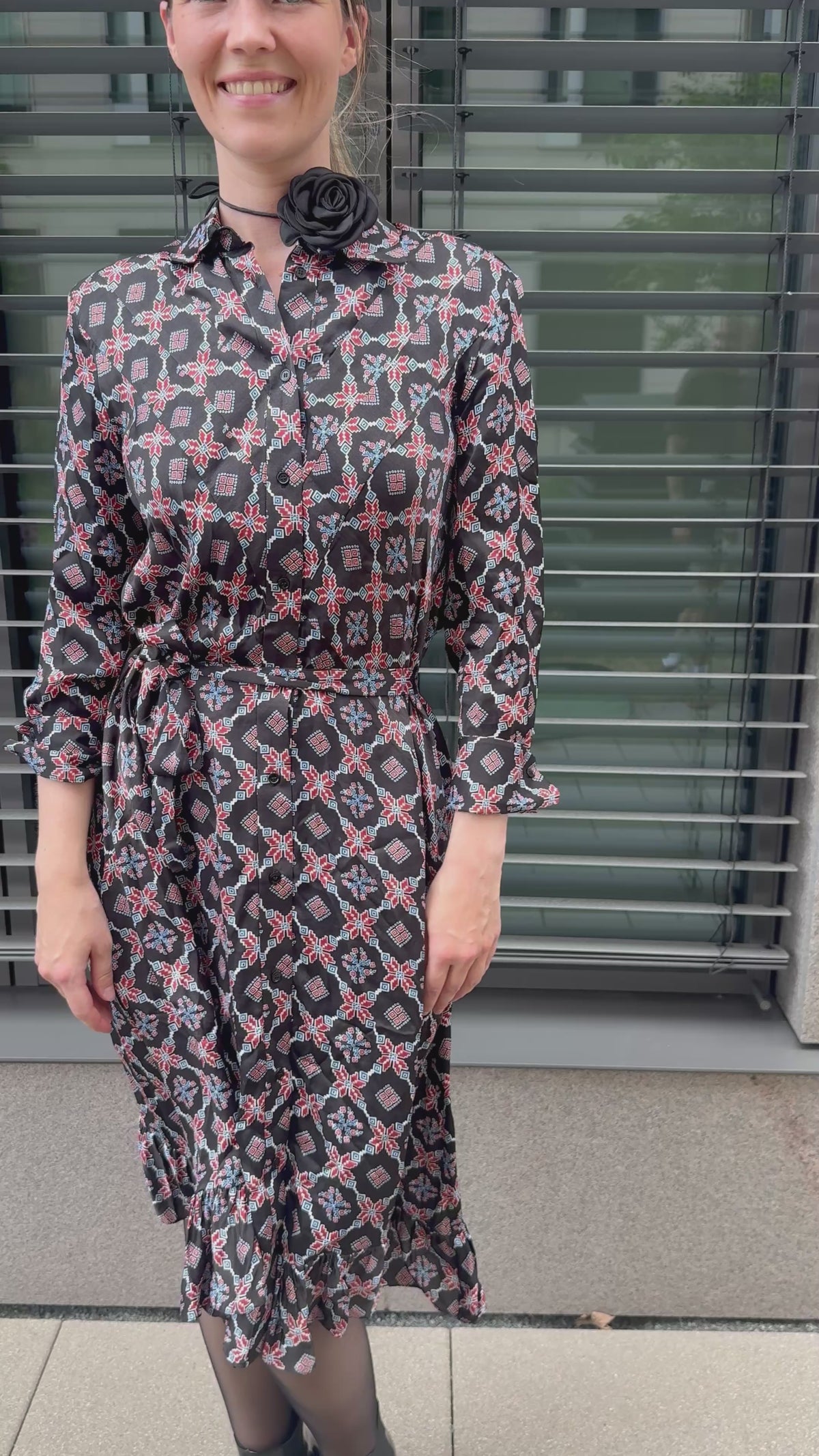 Elegantes langärmliges Kleid - Mehrfarbig