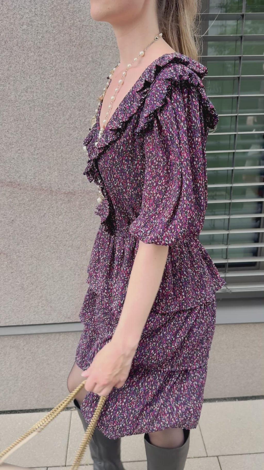 Elegantes Stufen-Midikleid mit Muster - pink/lila Blumenmuster