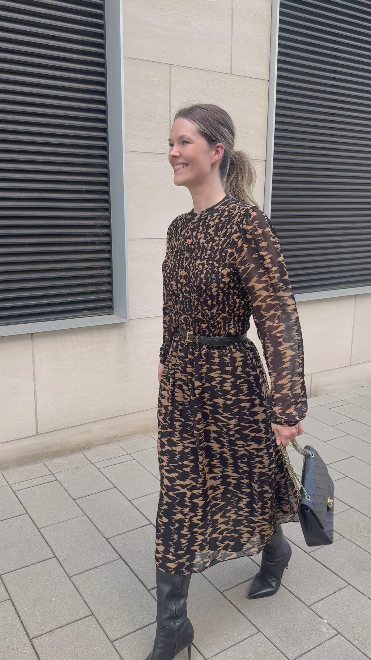 Elegantes Cocktailkleid in sanfter Farbnuance - Braun/schwarz